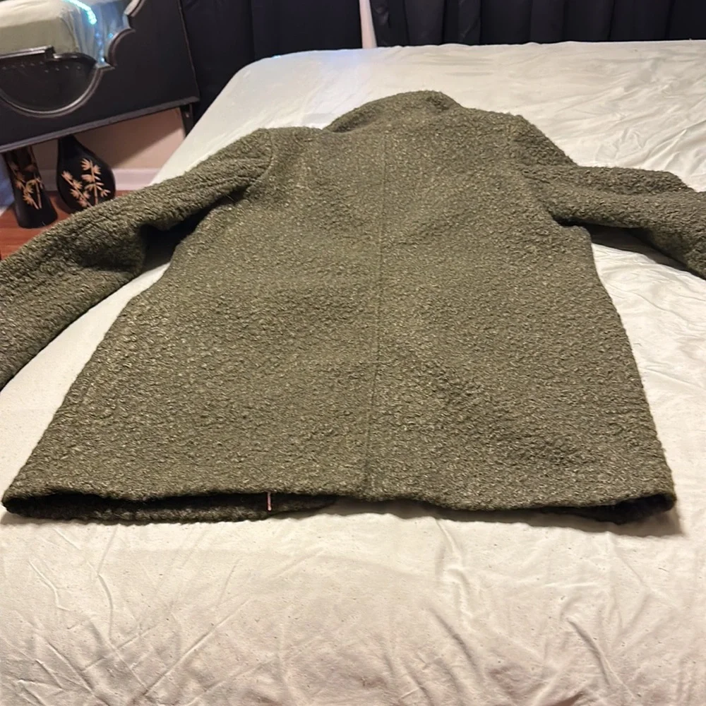 Coat - Picture 7 of 7